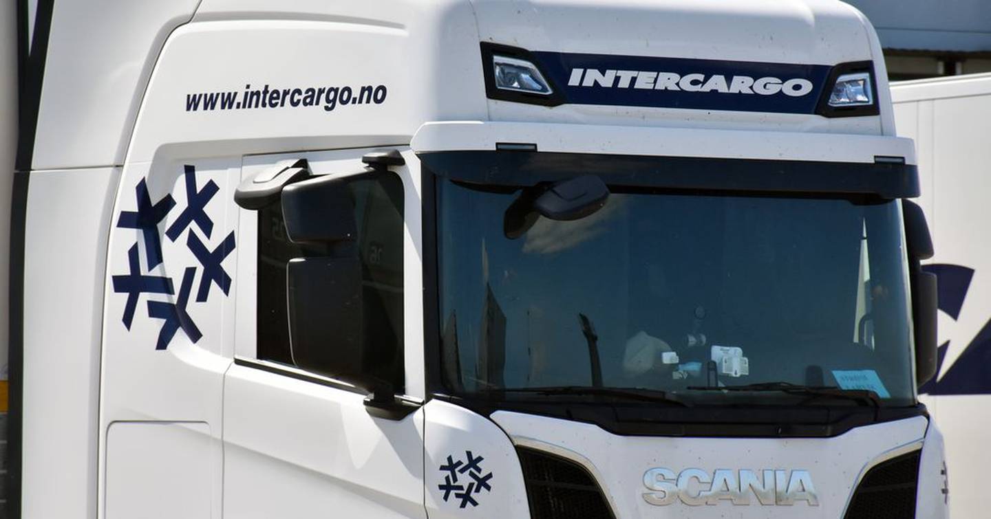 På Intercargos lastebiler finner du norske internettadresser som tilsynelatende skal gi kundene en følelse av at dette er et lokalt firma. Men bilene er registrert i Romania og Polen, og sjåførene er vanligvis fra Ukraina, Romania og Filippinene.