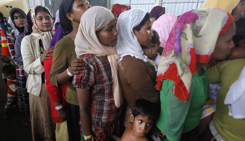 Disse rohingya-flyktningene kom i land i Aceh i Indonesia. Mange kommer ikke så langt. FOTO: NTB SCANPIX