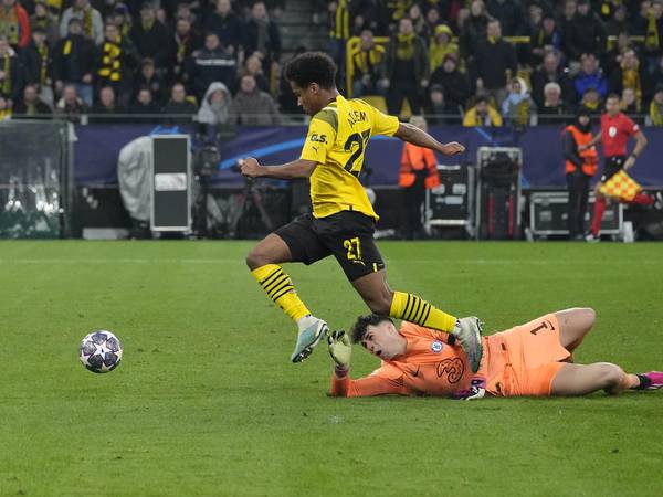 Adeyemi-magi da Dortmund tok første stikk mot Chelsea