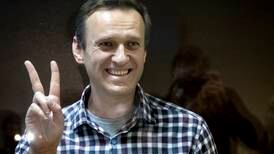 Navalnyj fylte 47 år på cella – alene og med Putins taler på høyttaleren