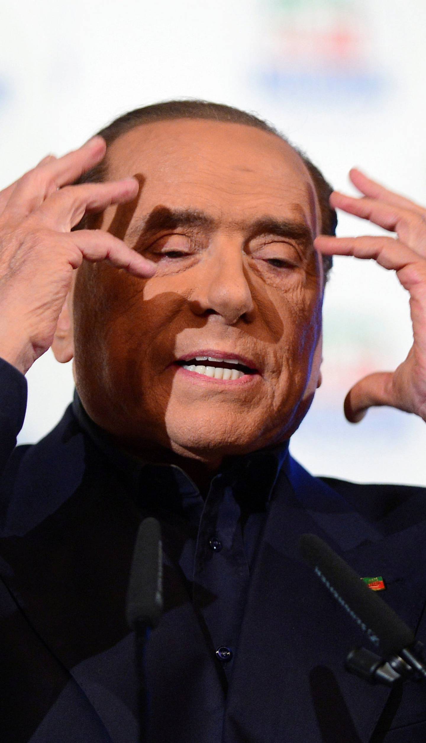 Vinner: 81 år gamle Silvio Berlusconi ligger igjen an til å vinne valget i Italia, men en dom for skatteunndragelser gjør at han ikke kan bli statsminister. Foto: NTB scanpix