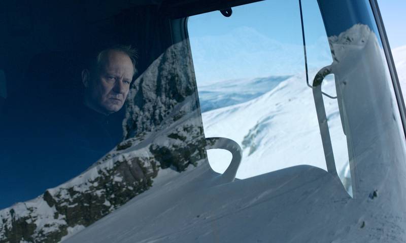 Ut i snøføyka igjen. Her Stellan Skarsgård i brøytebilen i «Kraftidioten». 