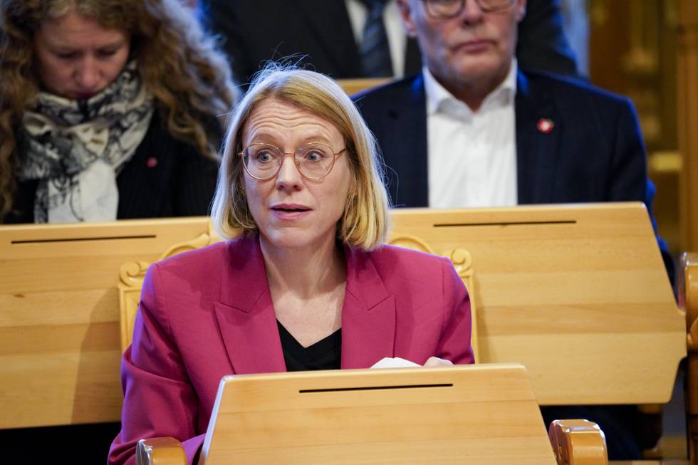 Utenriksminister Anniken Huitfeldt (Ap) bekrefter at norske myndigheter er i ferd med å hente et foreldreløst barn som har oppholdt seg i Syria.
