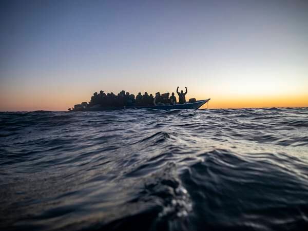 Tredobling av flyktninger som legger ut på farlig ferd over Middelhavet