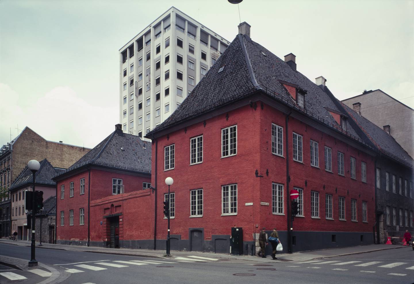 De eligerte menn møtte i mange år hver onsdag klokka 10 i Garmanngården i 
Rådhusgata 7, som var byens andre rådhus.
