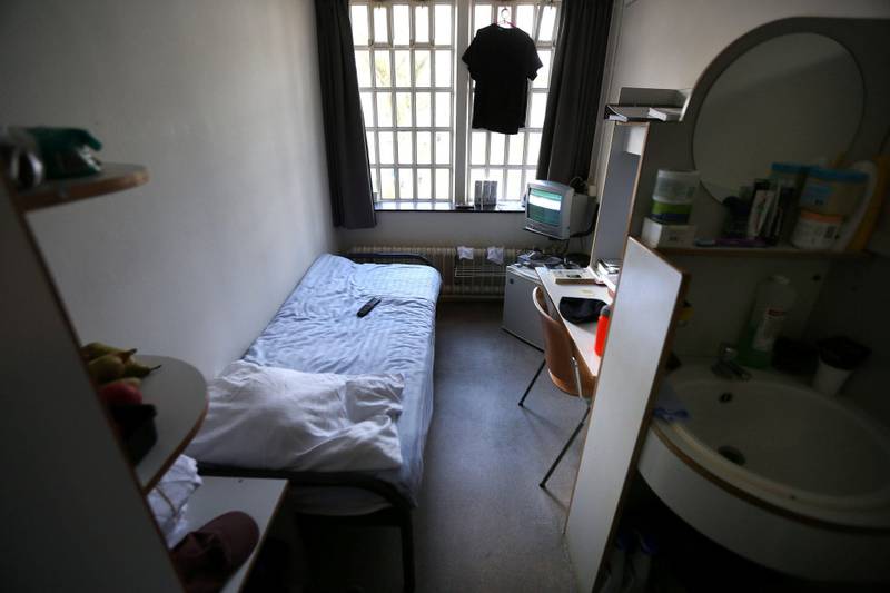 FUNNET DØD: En sørlending i 50-årene døde i forrige uke mens hans sonet i det norskleide fengslet i Nederland. Her fra en av cellene i fengslet.