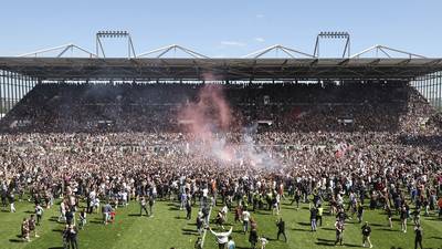 St. Pauli tilbake i Bundesliga etter 13 år – mer skuffelse for byrivalen