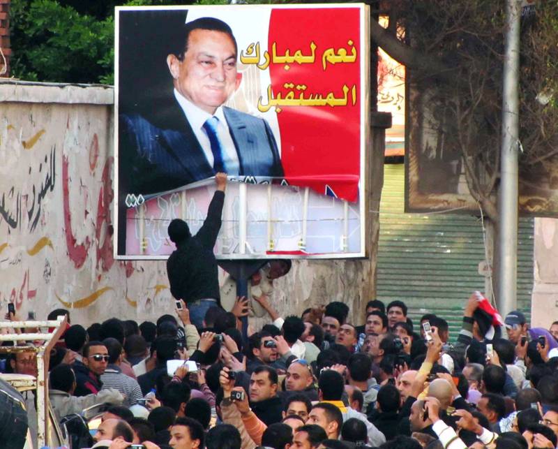 Den egyptiske revolusjonen i 2011 endte med Hosni Mubaraks fall. – I de siste månedene har flere begynt å snakke om Den arabiske våren nummer to, sier professor Rasha el-Biari.