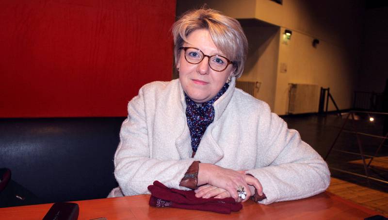 Florence Ombret (50) forlot sosialistene og stemmer på Macron. 