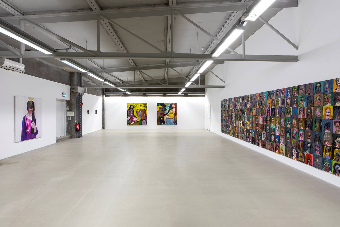 Trude Viken stiller ut i egen sal på Vestfossen Kunstlaboratorium, her blant annet «NIGHT-EYES».