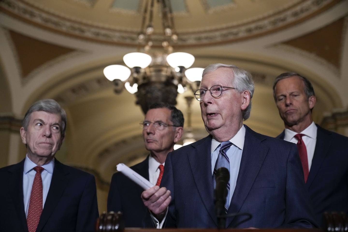 Republikanernes mindretallsleder i Senatet, Mitch McConnell, mener demokratene må rydde opp i gjeldstaket på egen hånd.