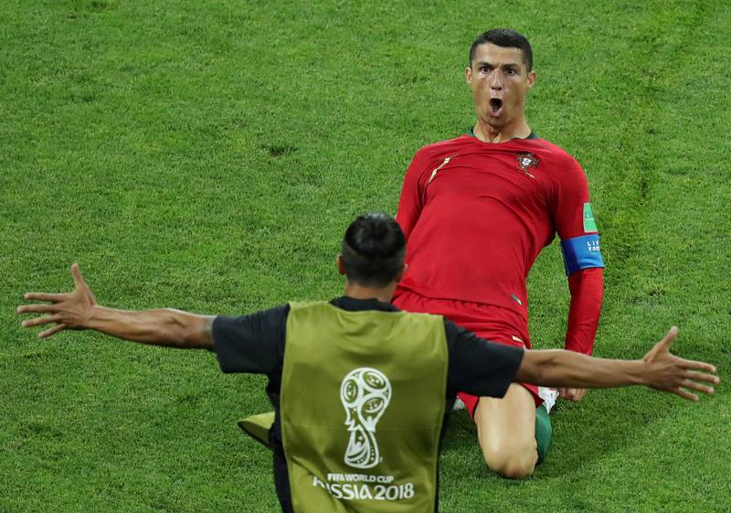 VM er i gang, og en perfekt oppstart med hat-trick av Portugals Christiano Ronaldo i 3-3 kampen mot Spania.