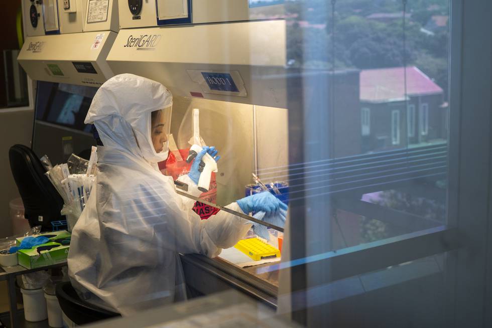 Sørafrikanske forskere konstaterer at omikron gir langt færre sykehusinnleggelser enn deltavarianten av koronaviruset. Foto: AP / NTB