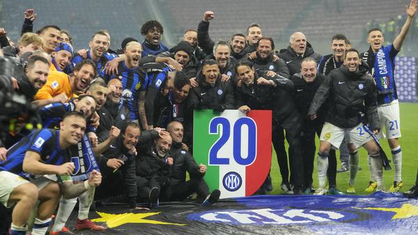 Tre utvisninger på overtid da Inter slo Milan og sikret ligatittelen