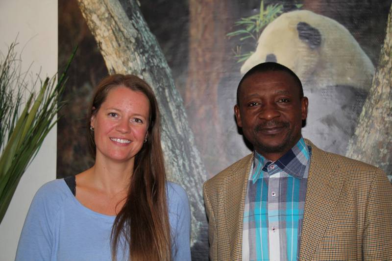 Etter mer enn 14 år møtte skogvernerne Trude Myhre og Georges Belmond Tchoumba hverandre igjen i Oslo. FOTO: KATHARINA HEIDE PAUS/WWF-NORGE