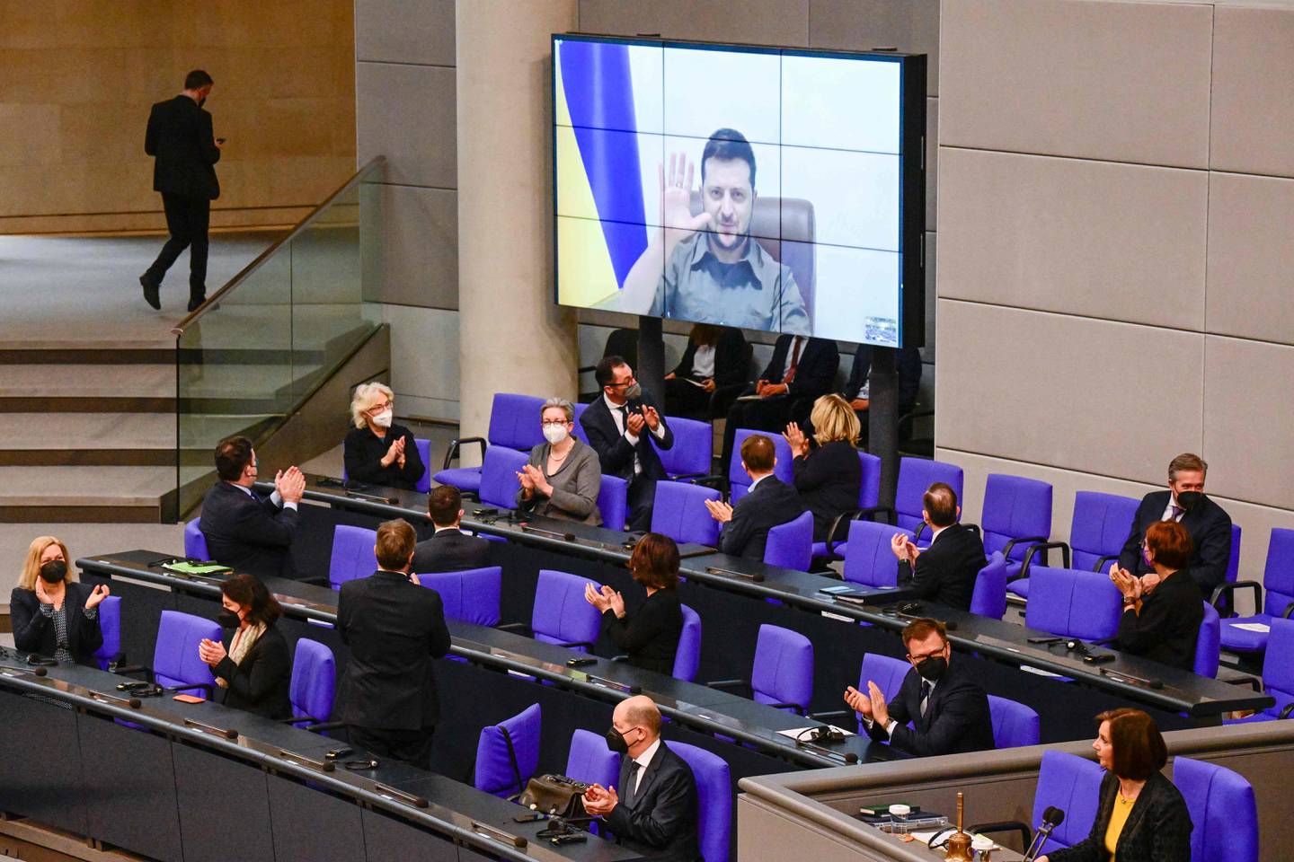Giovedì, il presidente ucraino Volodymyr Zelensky si è rivolto al Bundestag tedesco.