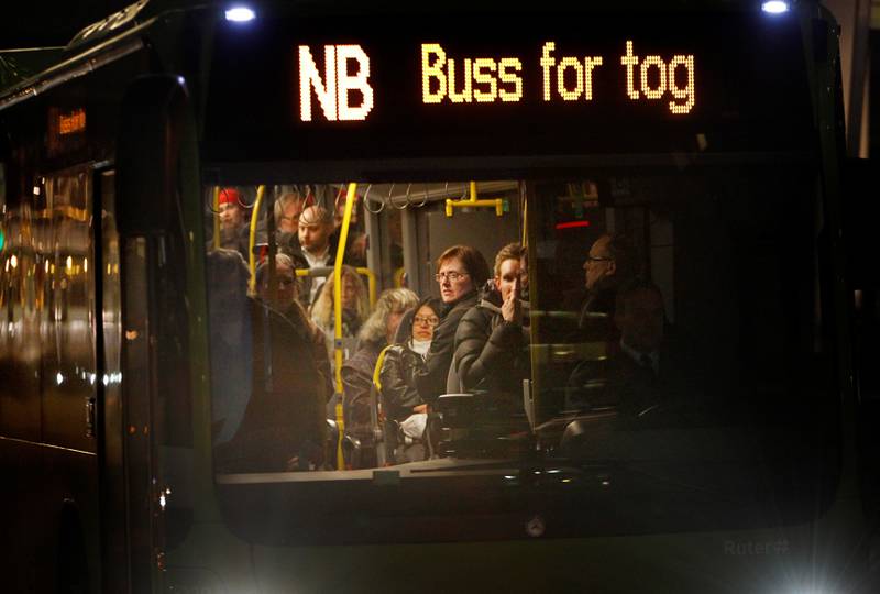 Togpendlerne liker dårlig bussen som et alternativt transportmiddel. – Bussen tar lenger tid, ikke minst i rushtida, sier Willy Frantzen, styreleder i Pendlerforeningen Østfold og Follo. 