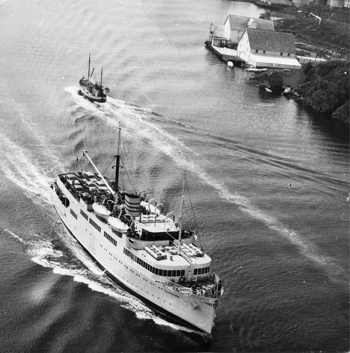 «Haugesund» var en ubåtjager som fikk jobb som ferje etter krigen. «Kilbernie» ble bygd om i Stavanger og gikk i fart herfra til Haugesund fram til 1973. Foto: Rogalands Avis