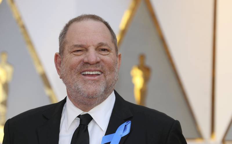 Den populære og anerkjente Hollywood-regissøren anklages for å ha voldtatt og seksuelt trakassert unge kvinnelige skuespillere i flere tiår. 