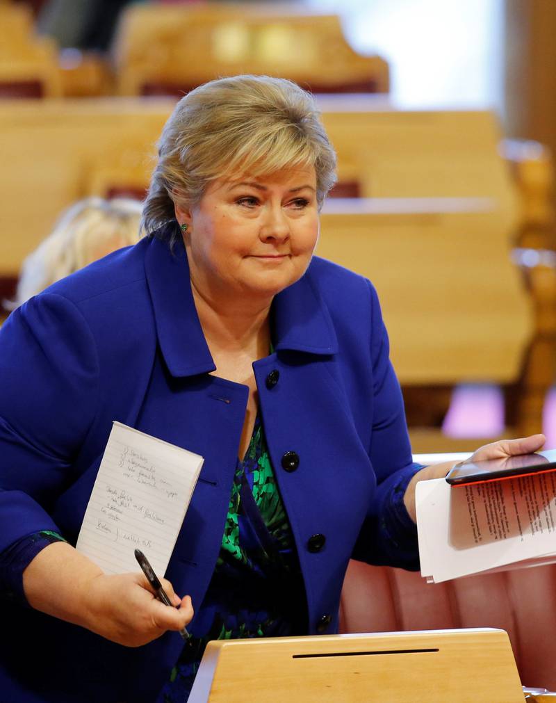 Regjeringen ventes å legge fram lovforslag for Stortinget i løpet av våren, men i flere partier venter man at statsminister Erna Solberg (H) inviterer til samtaler i før dette. FOTO: NTB SCANPIX