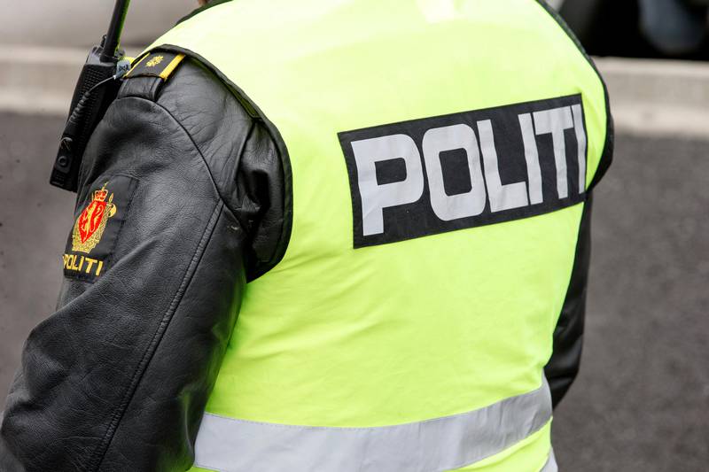 Oslo, Norway 20160620.
Illustrasjonsbilde Politi. Innsatsleder med gul vest.
Modellklarert til redaksjonell bruk.
Foto: Gorm Kallestad / NTB scanpix