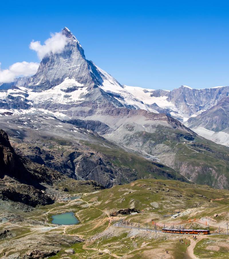 Sveits byr på mange flotte togturer i spektakulære alpelandskaper. Her fra Jungfraubahn. FOTO: ISTOCK