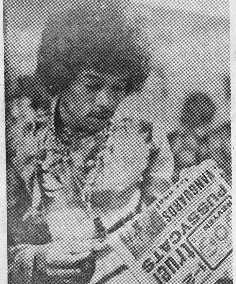 Jimi Hendrix leste også Poprevyen. Avisa hadde gode kontakter i utlandet.