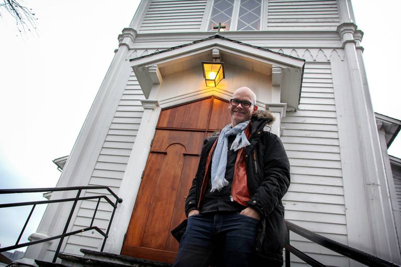 Kjell Inge Torgersen byr på «Julelegender» i Frue kirke, eller Hetlandskirken. Det blir tre konserter i år. 500 billetter er allerede solgt.