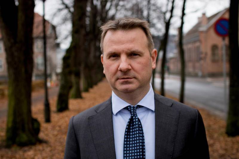 Advokat Jon Midthjell er ekspert på EØS-rett. Han mener overvåkingsorganet ESA må granskes etter Nav-skandalen.