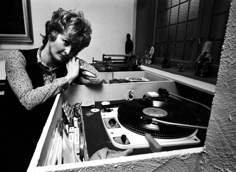 Karin Krog har fortalt hun har lært mye av å høre på plater med andre, her i 1968. 