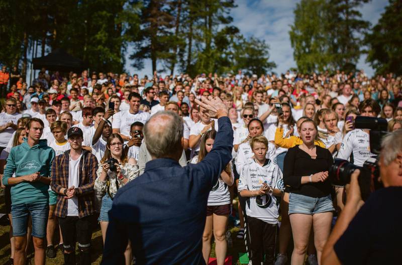 1000: Til årets sommerleir på Utøya er det rekordmange påmeldte ungdommer, tusen i tallet. Det beviser at AUF og Arbeiderpartiet har vunnet, sier Støre til dem.