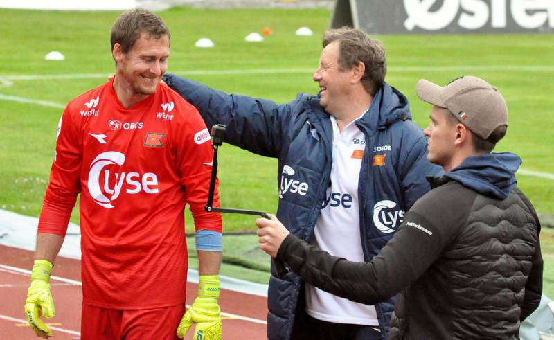 Iven Austbø og Bjarne Berntsen jubler for 4. runde i NM. Foto: Espen Iversen