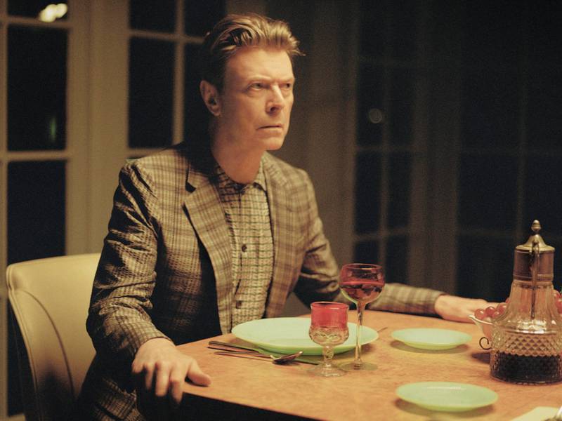 Ingen har som David Bowie og hans «Blackstar» påminnet oss om ikke å være redde for døden, skriver artikkelforfatteren. 
