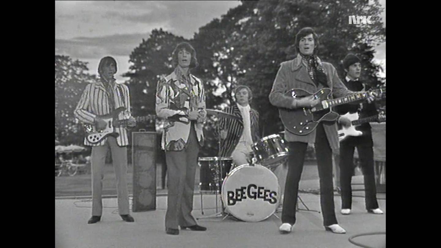 Ikke med i filmen, men vi tar det med likevel: Bee Gees på St. Hanshaugen i 1967.
