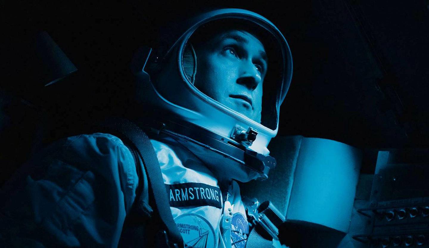 Ryan Gosling spiller astronauten Neil Armstrong i filmen som bygger på livet til den første mannen som noen gang satte sine bein på månens overflate. FOTO: UIP