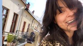  Maria Mena: – Jeg synger fra balkongen for å spre litt glede