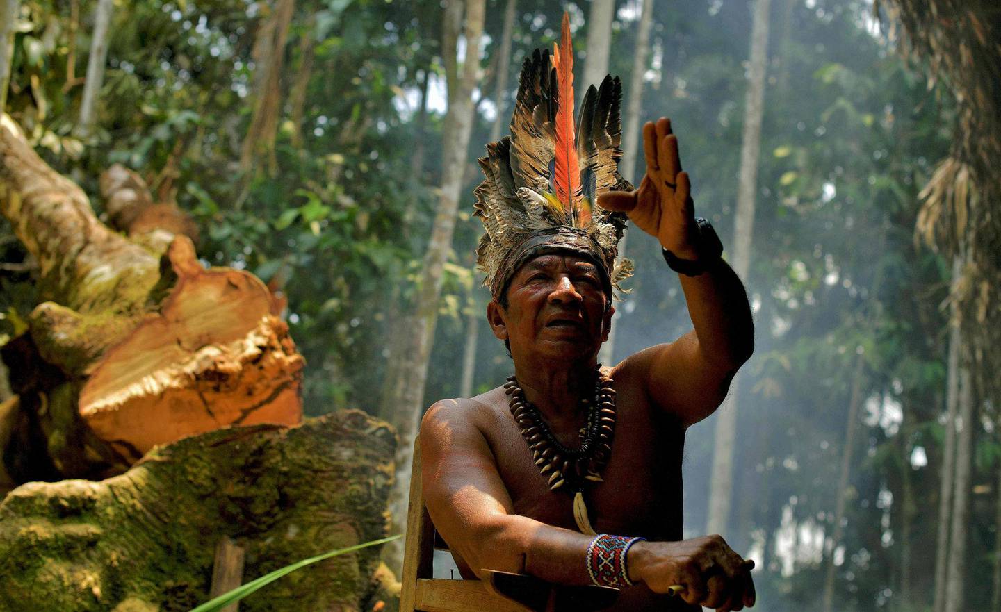 folk: Urfolk, som høvding Marcelino Apurina, rammes hardt når store områder avskoges. FOTO: NTB SCANPIX
