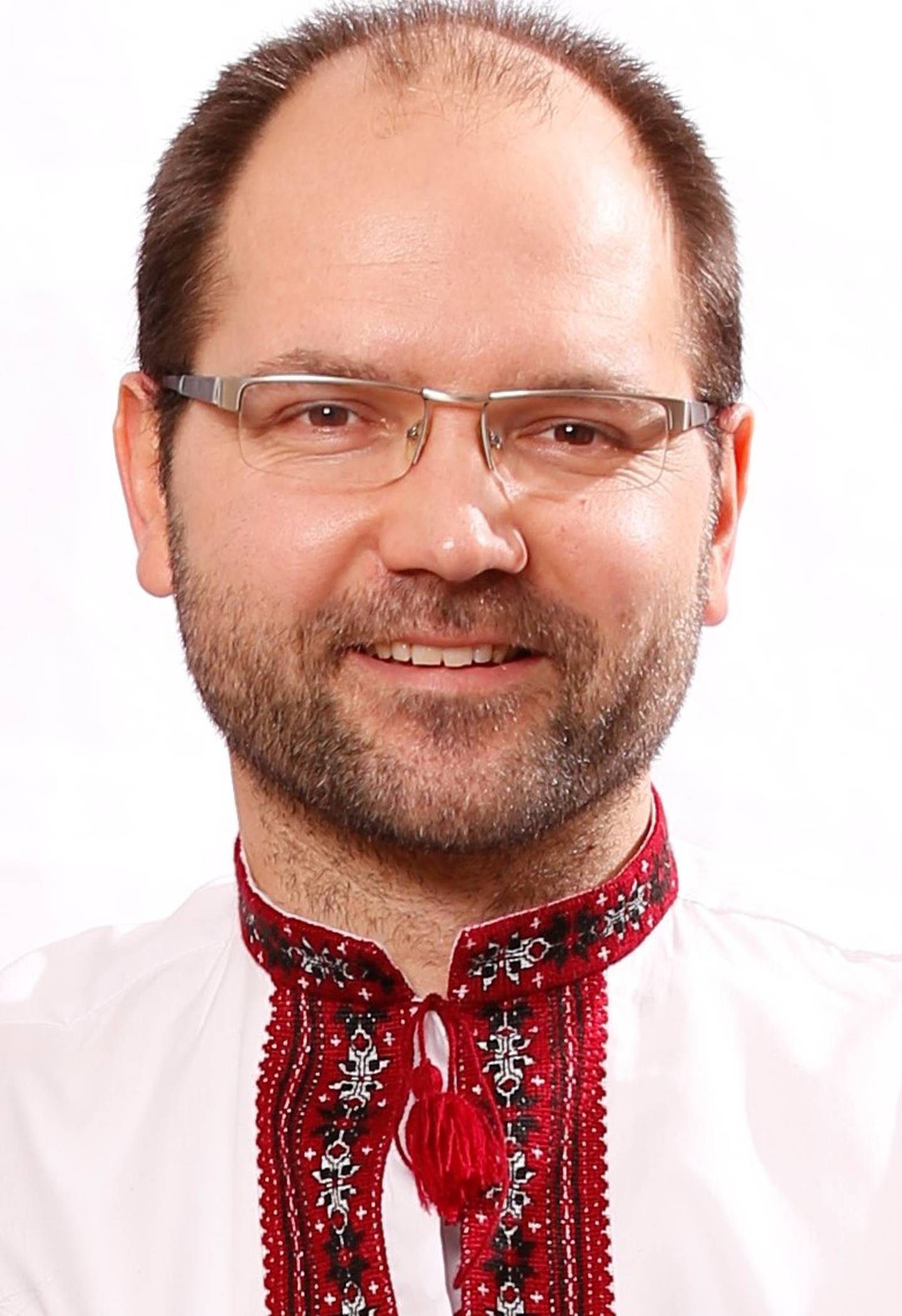 Ukraina-viter Alexander Tymczuk (46) feirer jul to ganger. – 24 desember spiser vi ribbe. Men hver 6. januar kler vi oss i våre ukrainske broderte skjorter og bluser, og samles for å nyte ukrainske kålruletter, sier han.