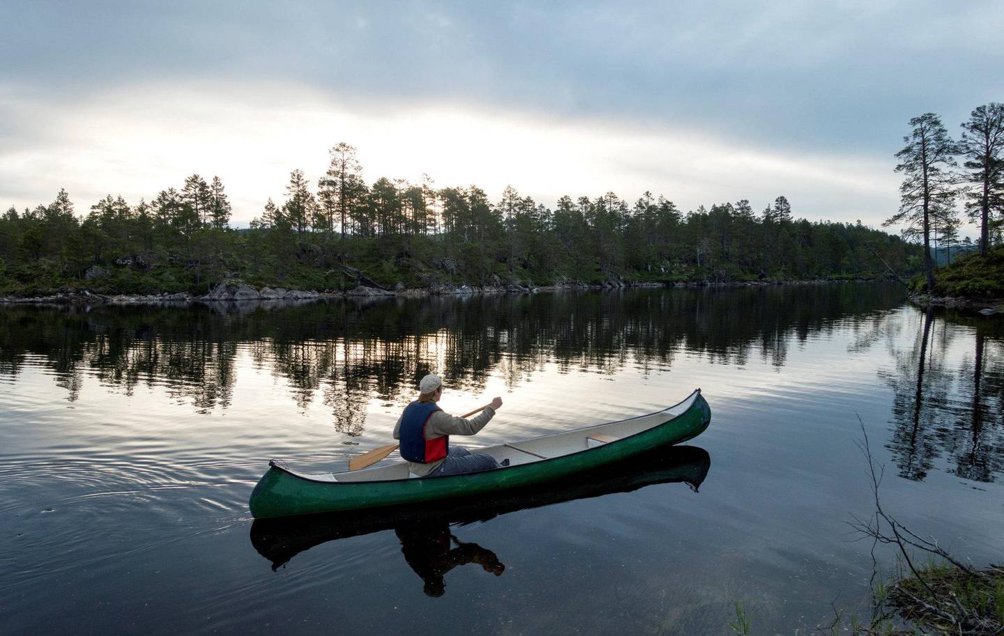 Finnes det en mer avslappende friluftsaktivitet enn kanopadling? Foto: Gorm Kallestad/NTB scanpix