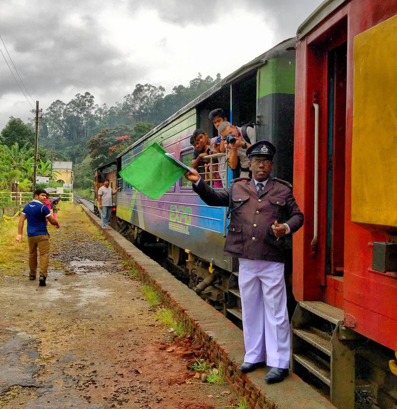 Ta toget gjennom de rullende teplantasjene i Sri Lanka. FOTO: CHRISTINE BAGLO