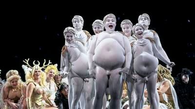 «Orfeus i underverdenen»: Klumpete nakne statuer, enormt lange peniser og sterk operettesang