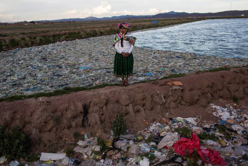 PERU: Vann fra en søppelfylling flommer inn i Perus populære turistmål Lake Titicaca. Aktivister er bekymret. FOTO: NTB SCANPIX