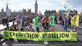 70 klimademonstranter pågrepet i London