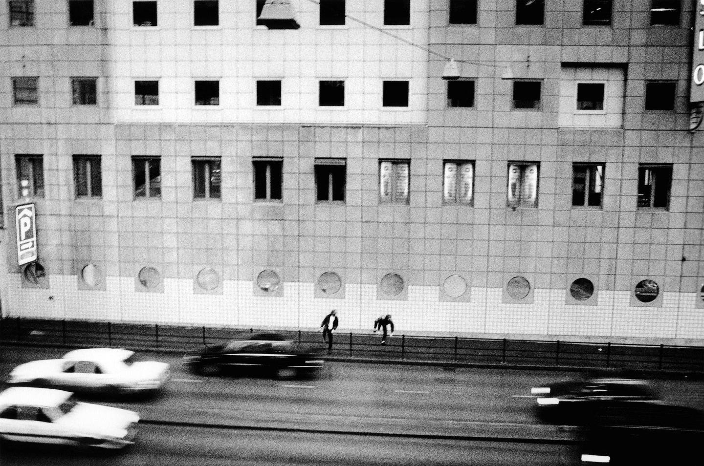 Galleri Oslo har sjelden vært så til nytte som i motivet til Morten Andersens fotografi fra 1992.