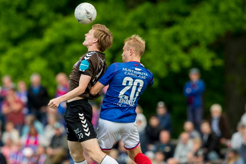Henrik Kjelsrud Johansen fikk en gedigen sjanse på hodet, men satte headingen utenfor.