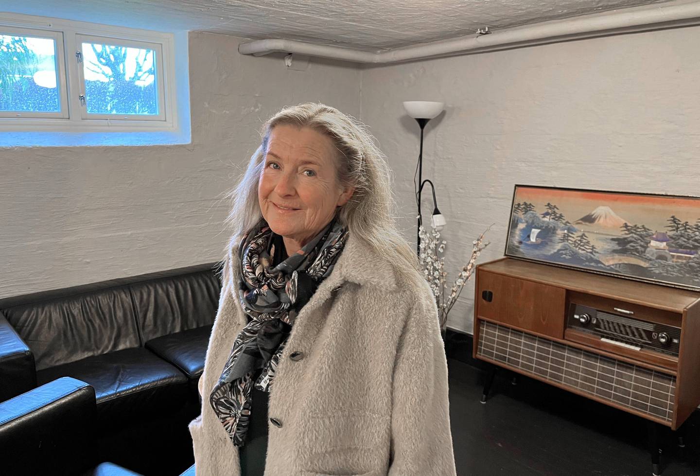 Monica Hoffmann er styreleder i et borettslag på Kampen i Stavanger. Blokken har et kjekt fellesrom i kjelleren med både langbord og TV-krok, men hun synes godt at beboerne kunne brukt rommet mer.