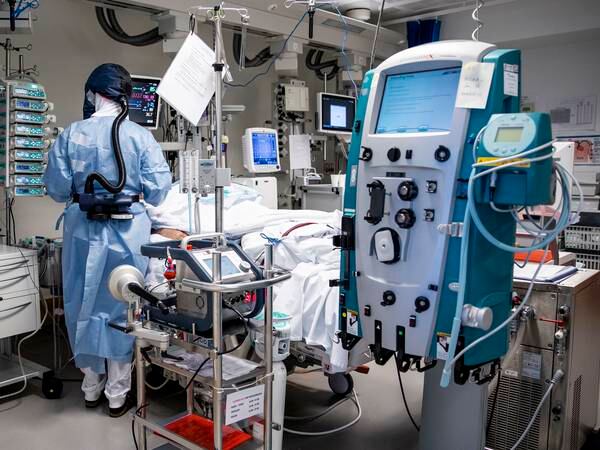 Sykehus i Stockholm slår alarm om koronainnlagte