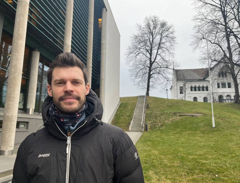 Bjørnar Moxnes på besøk hos partikolleger i Fredrikstad.