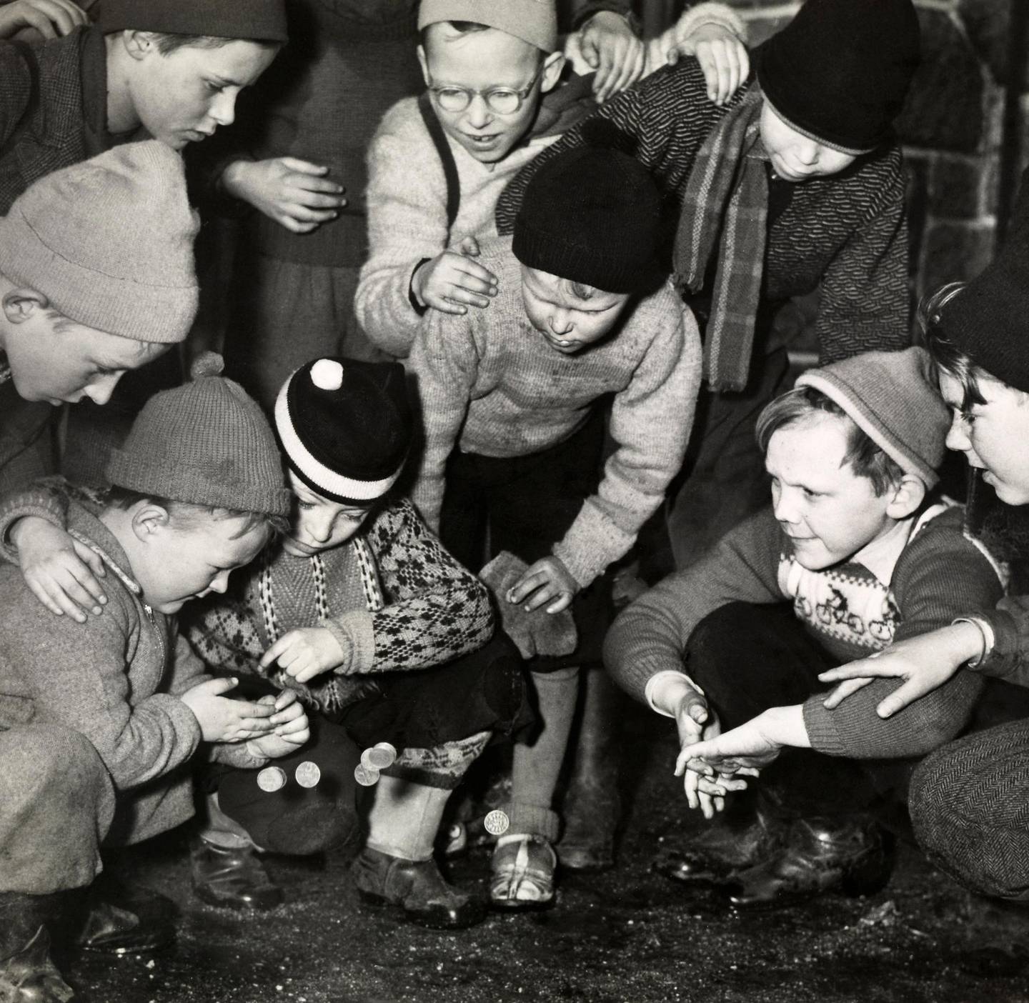 femøringer: Å kaste på stikka var et populært tidsfordriv på 50-, 60- og 70-tallet. FOTO: ÅGE STORLØKKEN/OSLO MUSEUM