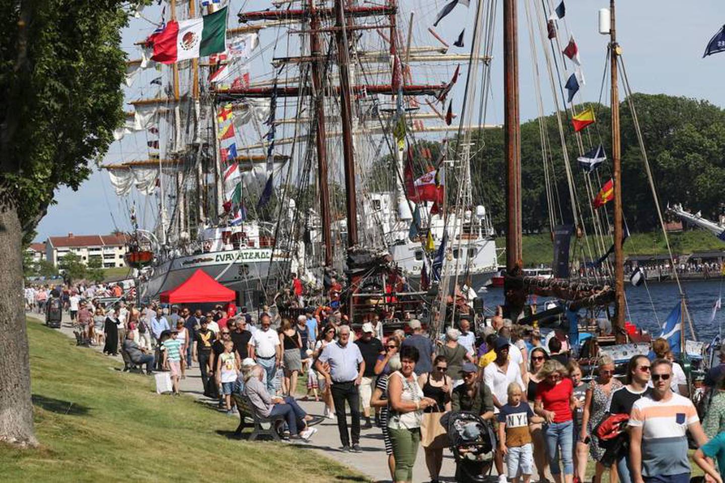 Yrende folkeliv i Fredrikstad under The Tall Ships' Races 2019.